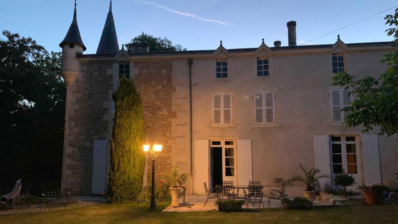 Mazette! Le Chateau Ньор Экстерьер фото