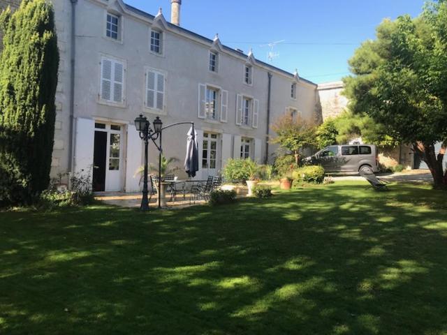 Mazette! Le Chateau Ньор Экстерьер фото
